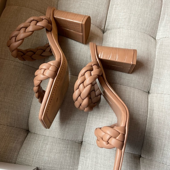 Dolce Vita Paily Sandal - Picture 2 of 4